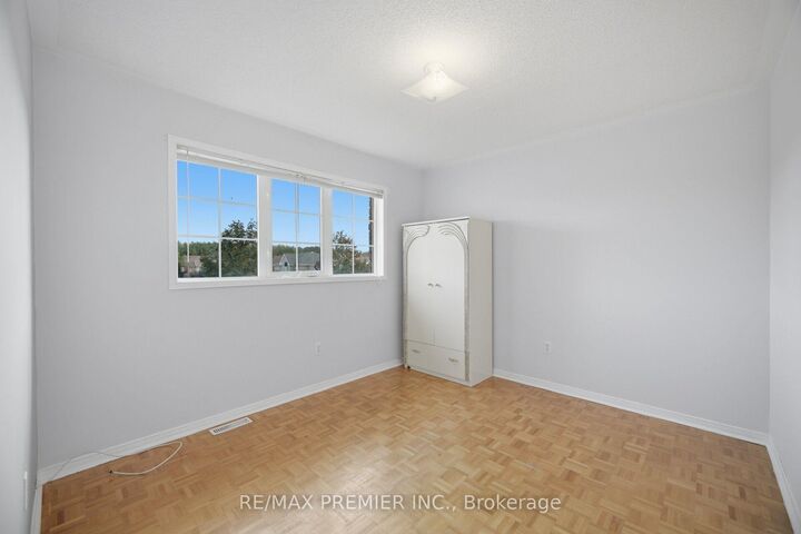 Property Photo: 14 Crestridge Drive ON L7E 2T7