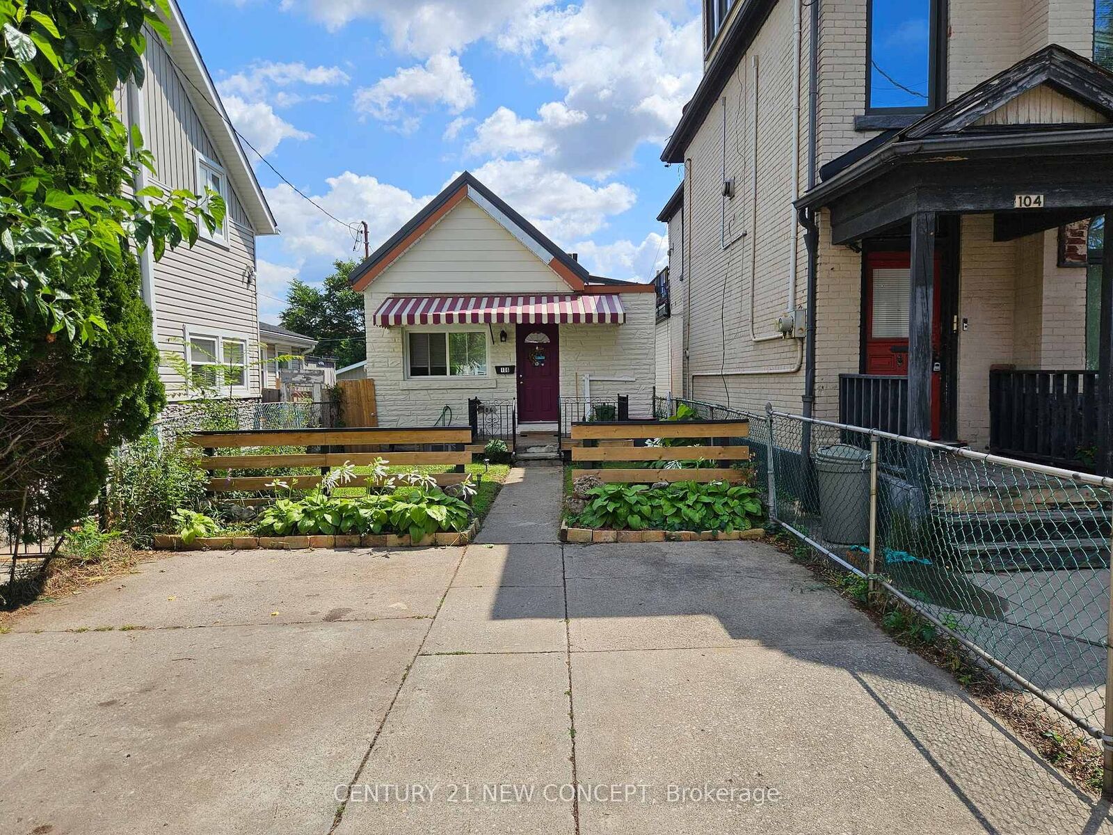 Property Photo: 106 Emerald Street N ON L8L 5K4