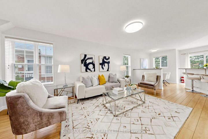 548 Mariner Drive — photo 1