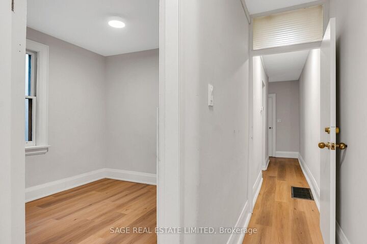 Property Photo:  633 St Clair Avenue W Upper  ON M6C 1A7 