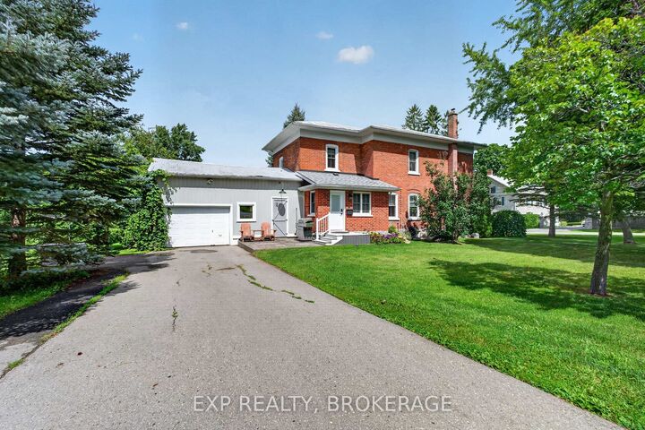 Property Photo:  13 Alfred Street  ON K7R 3H8 