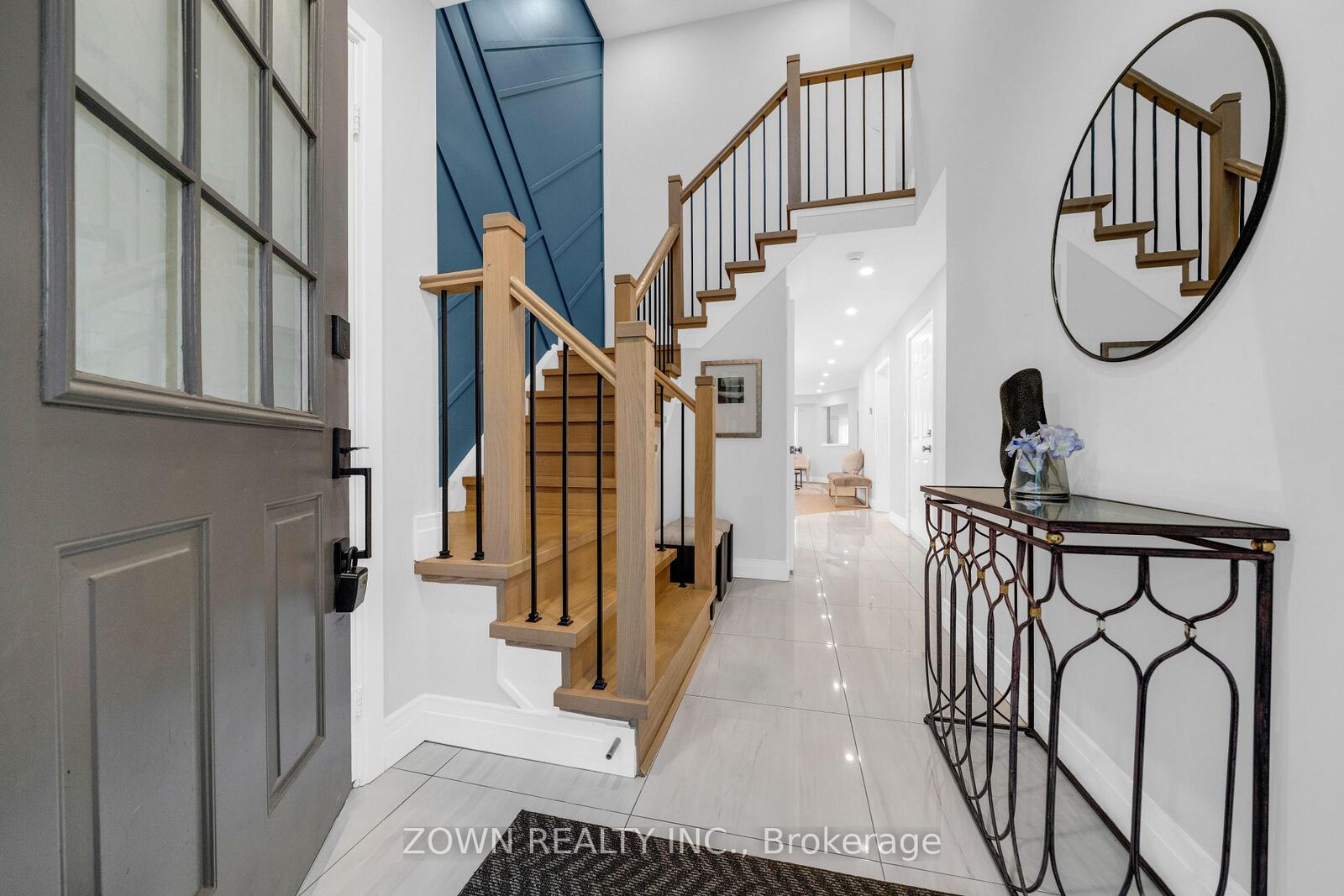 Property Photo: 5253 Bushelgrove Circle ON L5M 6C5