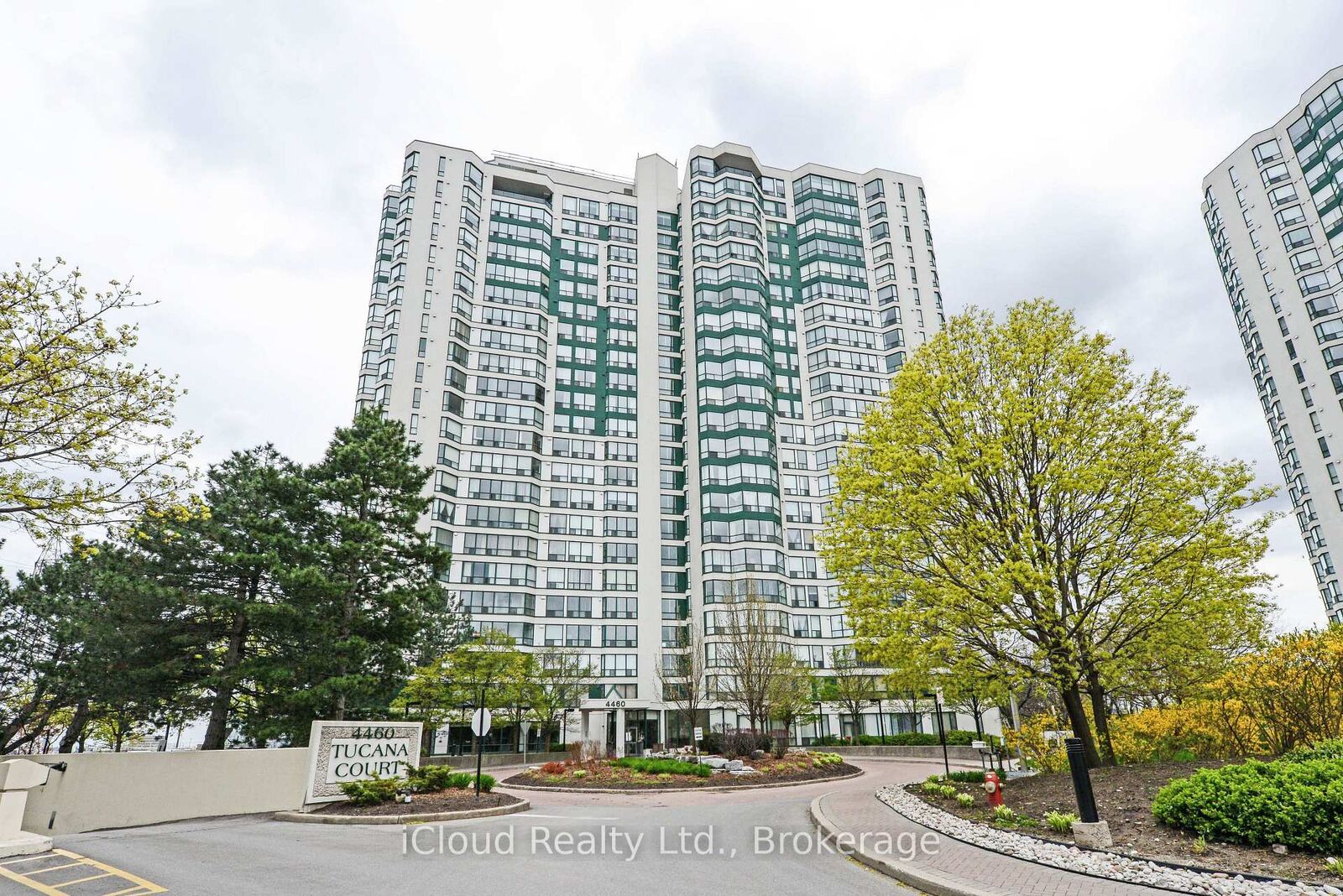 Property Photo: 4460 Tucana Court 1510 ON L5B 3K9