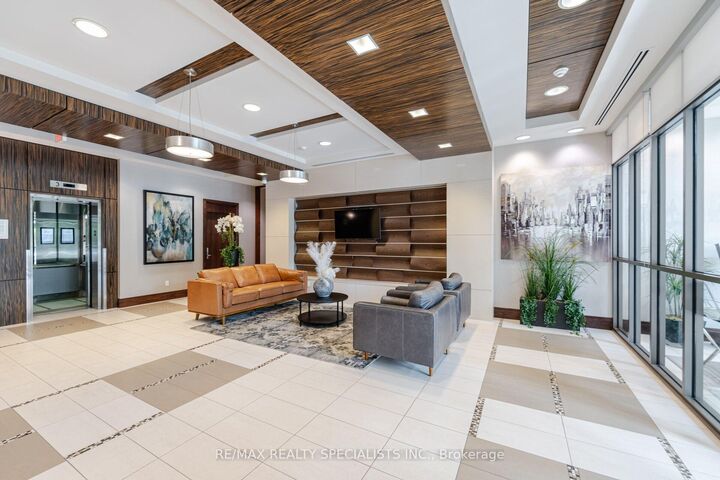 Property Photo: 339 Rathburn Road W Ph07 ON L5B 0K6