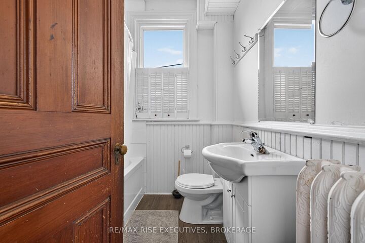 Property Photo: 229 Alfred Street ON K7L 3S1