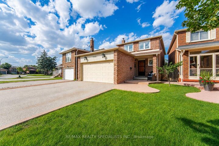 1106 Highgate Place — photo 1