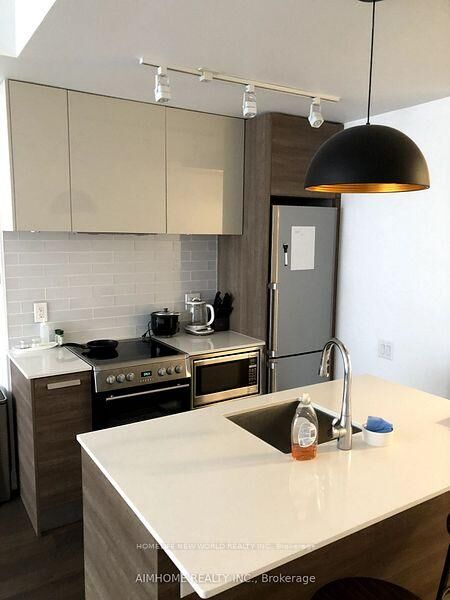 Property Photo:  1001 Bay Street 302  ON M5S 3A6 