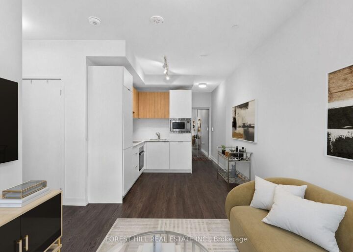 Property Photo: 20 O'Neill Road 1617 ON M3C 0R2