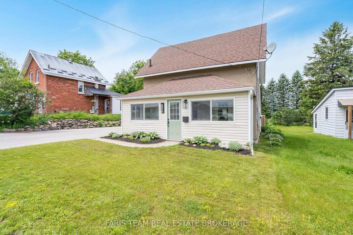 Property Photo: 654 Victoria Street ON L4R 1A7