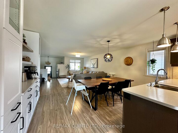 Property Photo:  138 Greenhill Lane  ON K8N 0C7 