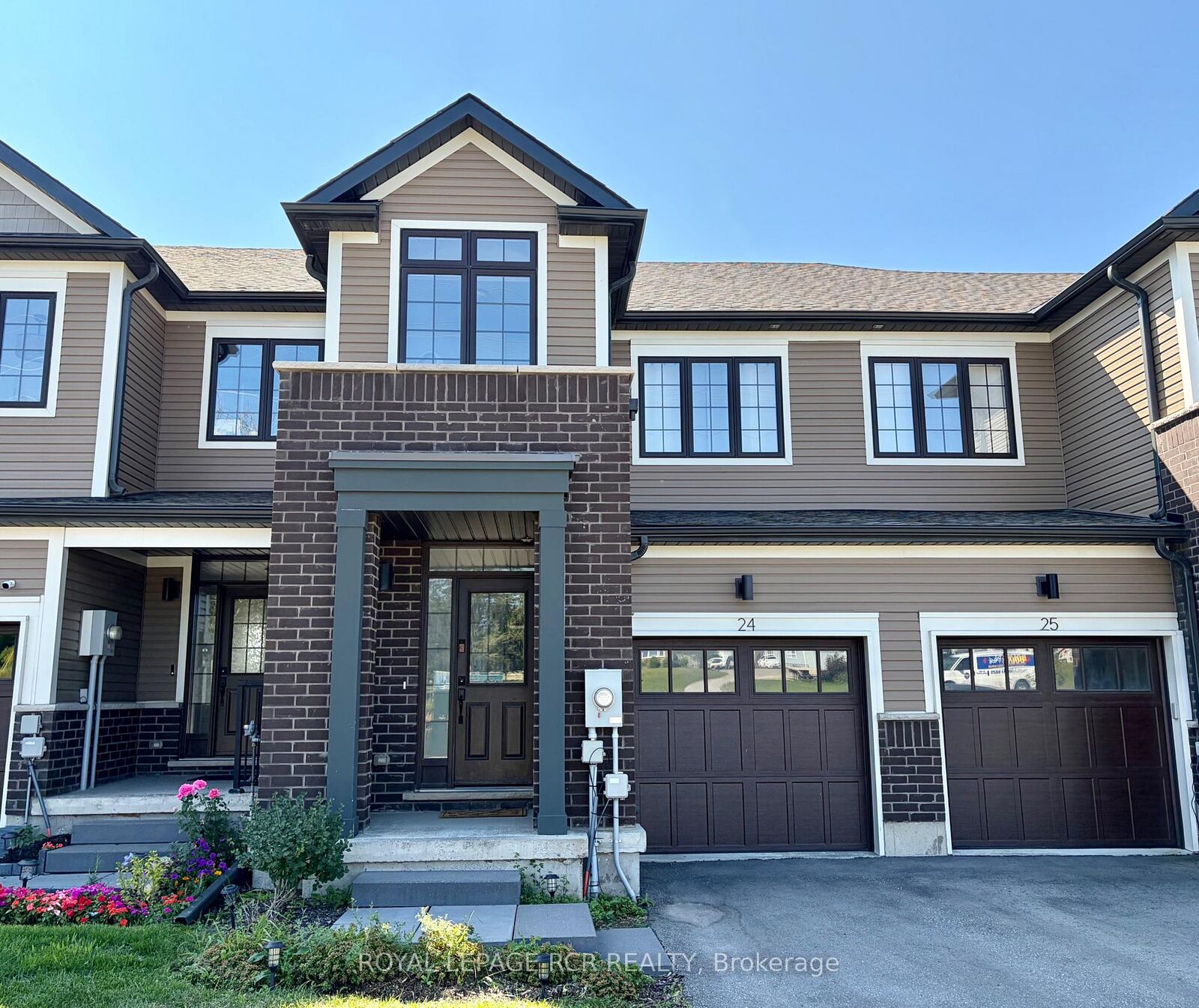 Property Photo:  690 Broadway N/A 24  ON L9W 5C8 