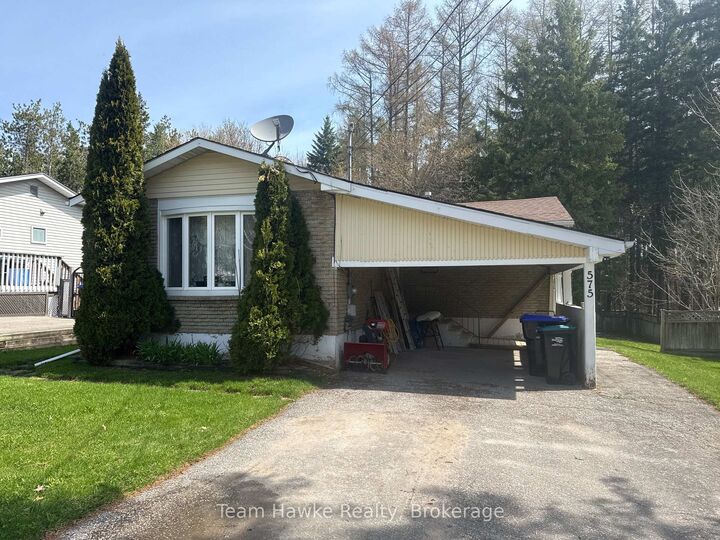 Property Photo: 575 Simcoe Avenue ON L0K 1R0