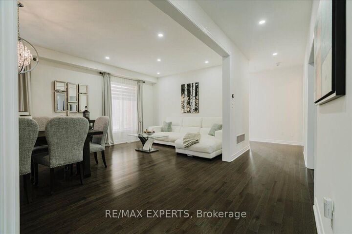 Property Photo: 43 Lewis Avenue ON L3Z 0X2