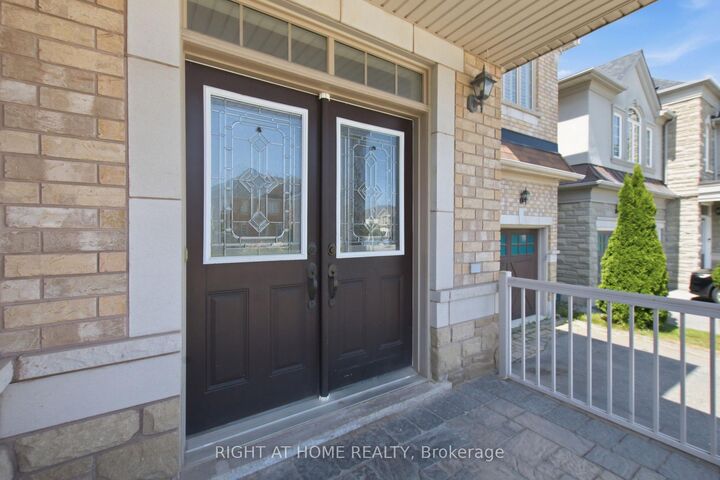 Property Photo: 4713 Thomas Alton Boulevard ON L7M 0K5