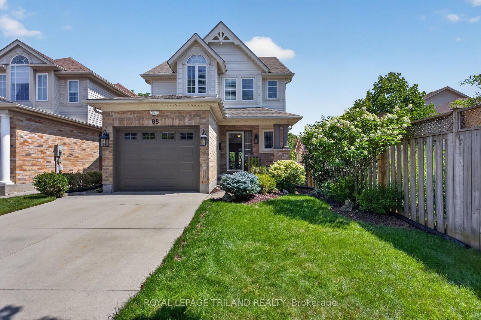 Property Photo:  98 Rossmore Court  ON N6C 6B8 