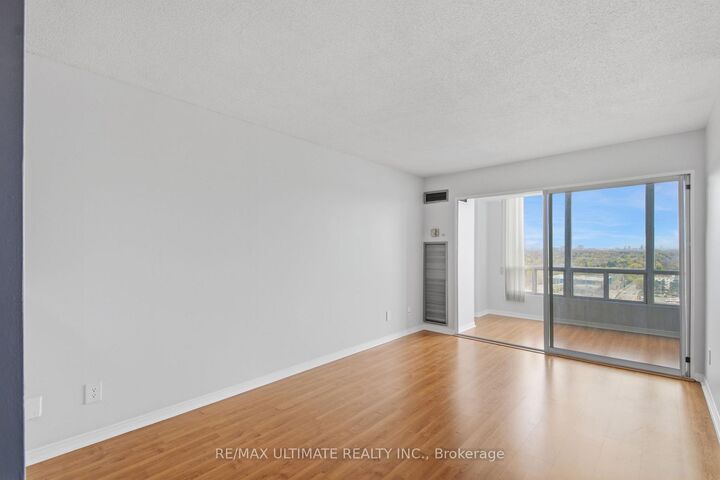 Property Photo: 115 Hillcrest Avenue 1614 ON L5B 3Y9