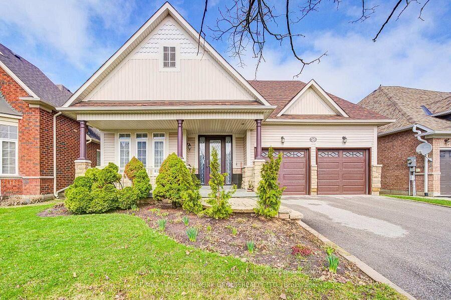 Property Photo: 26 Regalia Way ON L4M 7H7