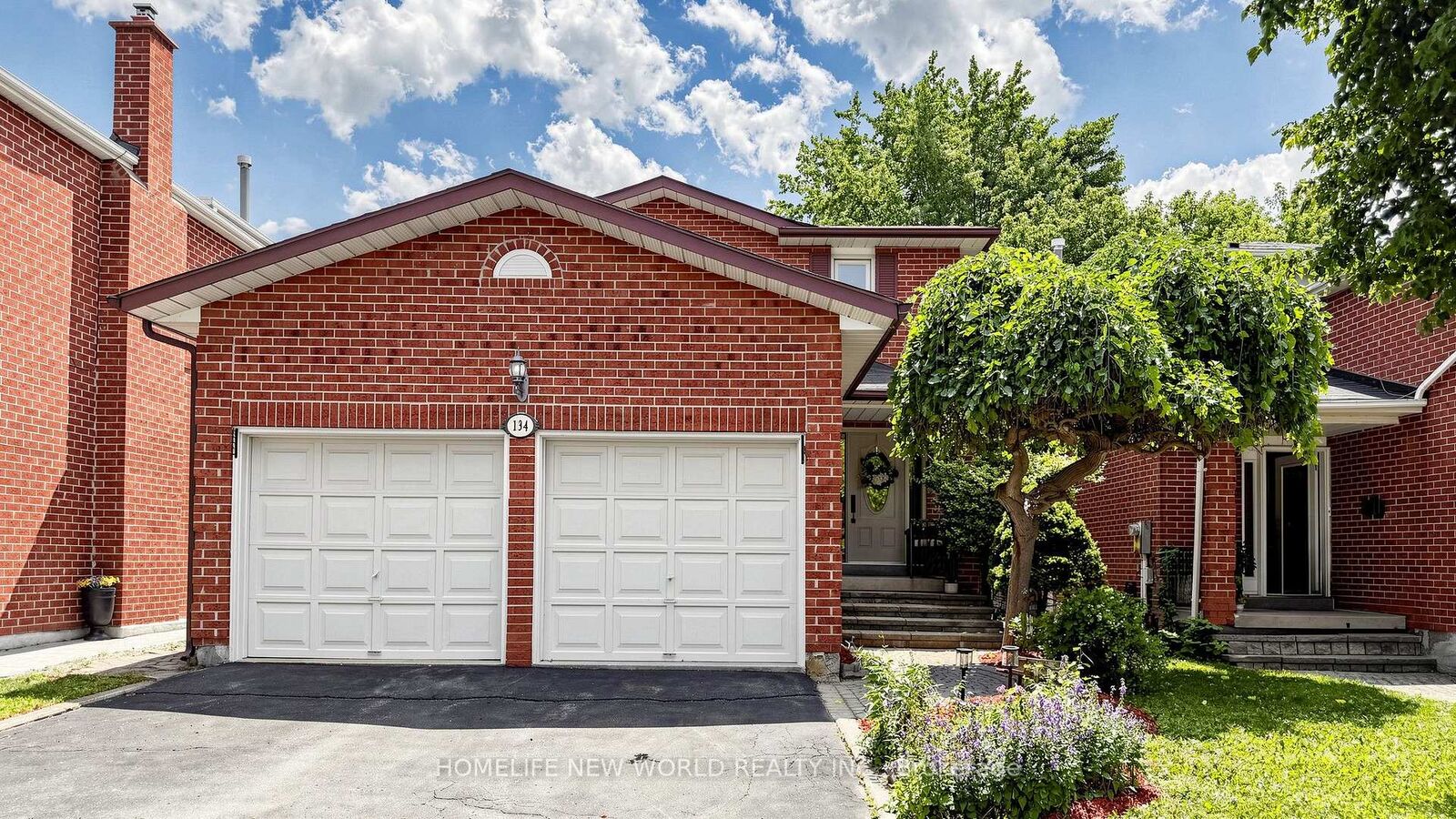 Property Photo: 134 Crosby Avenue ON L4C 9N5