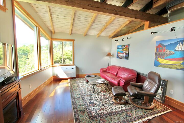 Property Photo: 3409 Oceanview Dr BC V0T 1S0