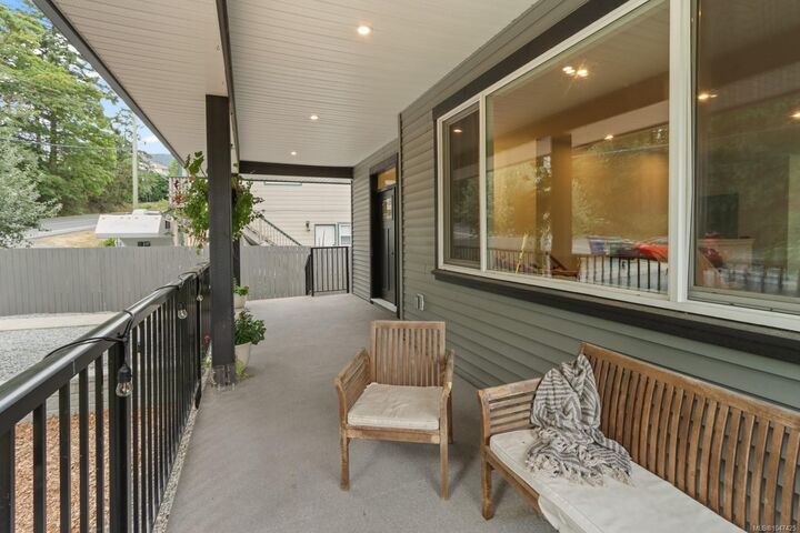 Property Photo: 279 Westwood Rd BC V9R 6S4