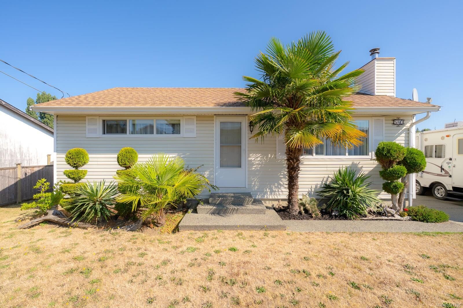 Property Photo: 540 Deering St BC V9R 1C1
