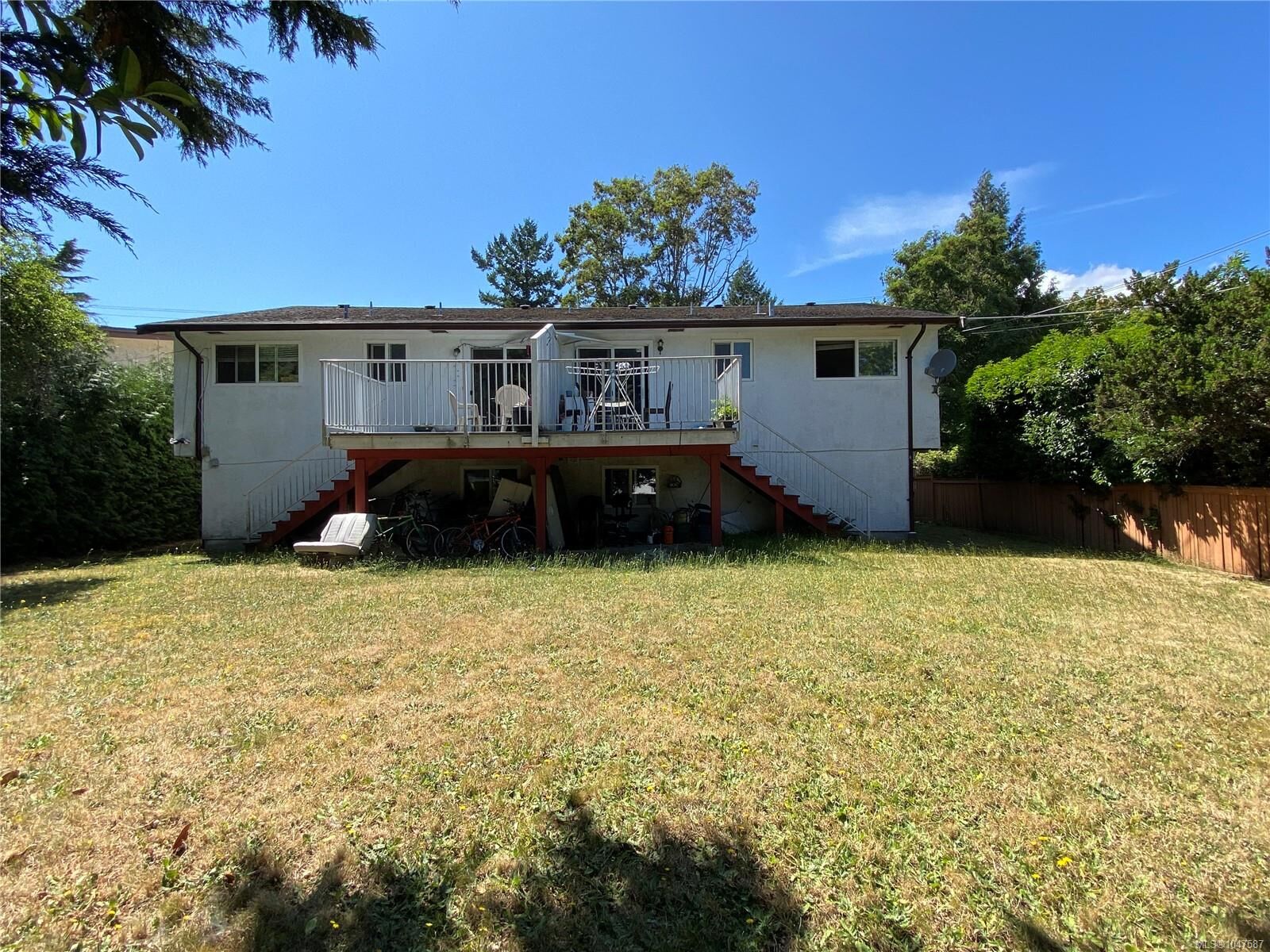Property Photo: 3995 Shelbourne St BC V8N 3E1