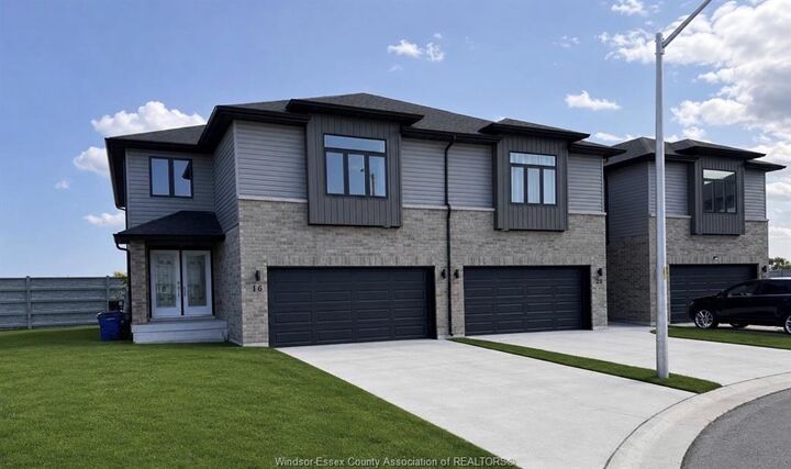 Property Photo: 16 Betty Court ON N7M 0T9