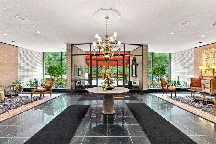 Property Photo: 1150 Bower Hill Rd. 905A PA 15243