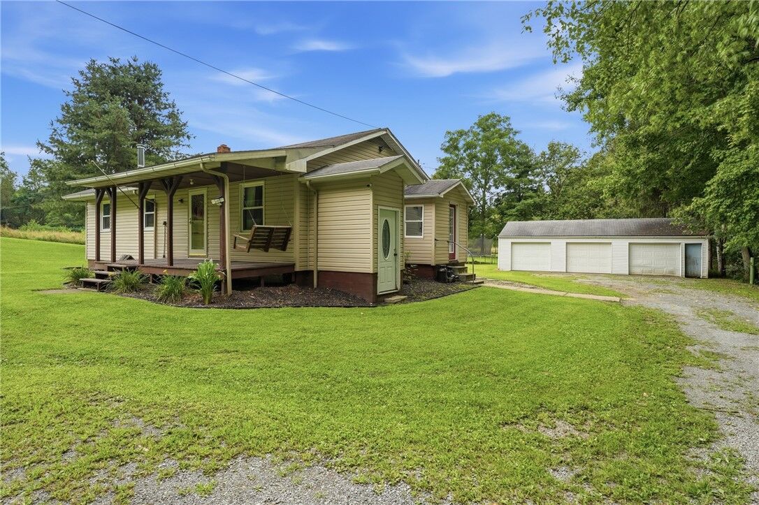 Property Photo: 124 Thompson Rd PA 16137