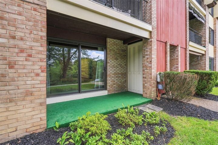 Property Photo: 450 Abbeyville Rd B PA 15228
