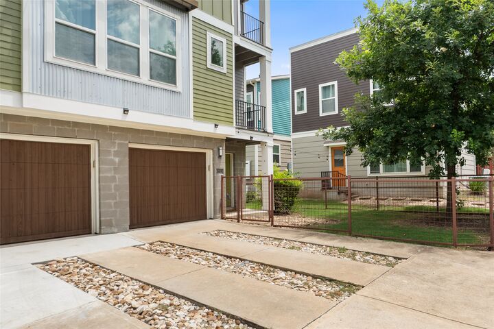 Property Photo:  2605 Witsome #40 Loop  TX 78741 