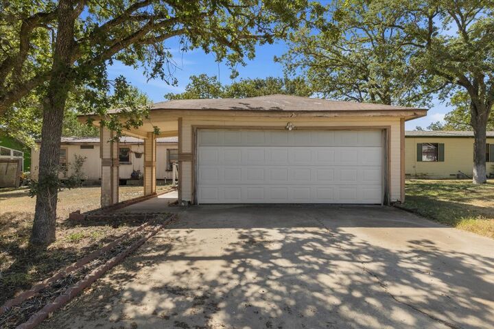 Property Photo:  125 Live Oak Drive  TX 78612 