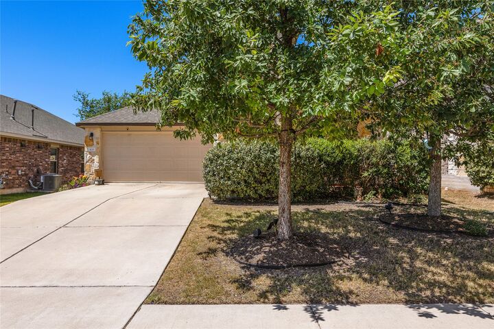 Property Photo: 633 Schefer Street TX 78641