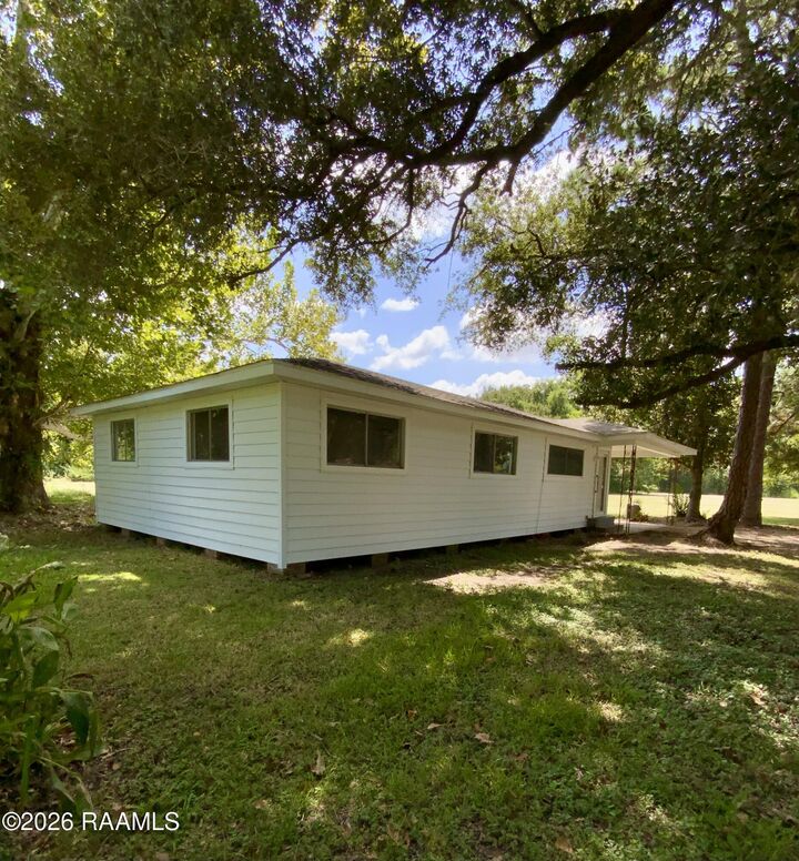 Property Photo: 2307 W Willow Street LA 70583