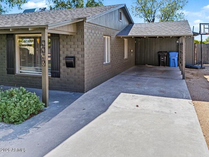 Property Photo: 4446 N 33rd Place AZ 85018