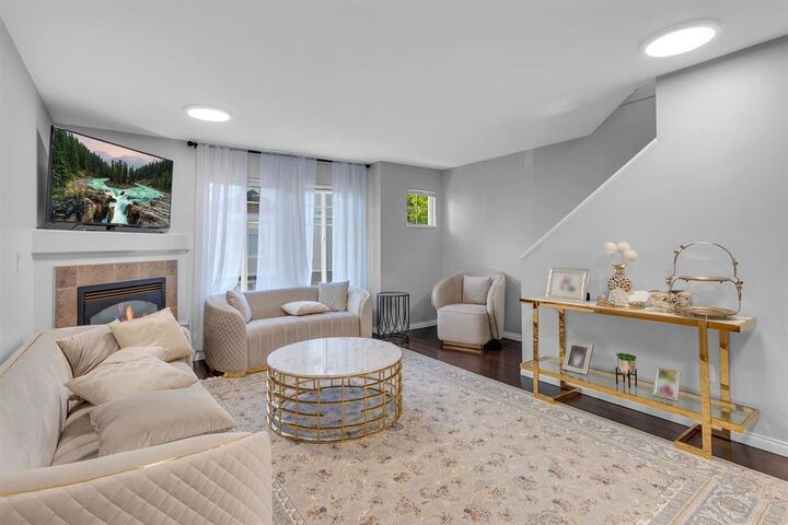 Property Photo: 6533 121 Street Avenue 40 BC V3W 1M5
