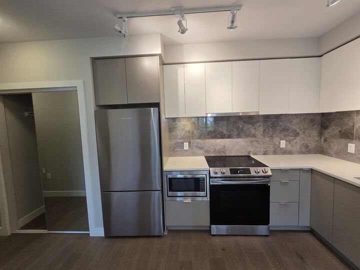 Property Photo:  8725 University Crescent 401  BC V5A 0G2 
