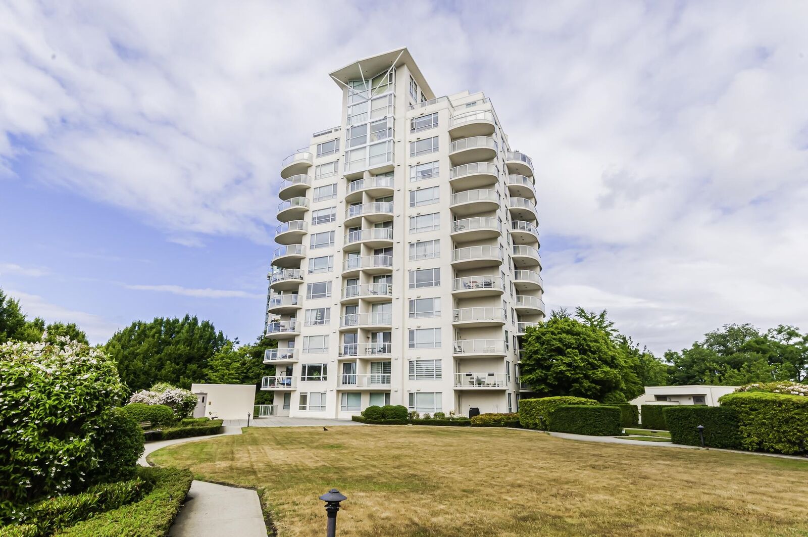 Property Photo:  7680 Granville Avenue 303  BC V6Y 4B9 