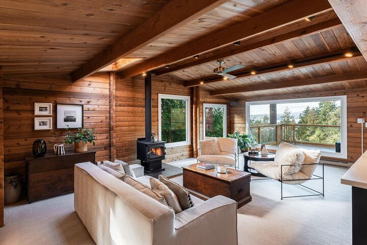 Property Photo: 1608 Whitesails Drive BC V0N 1G2