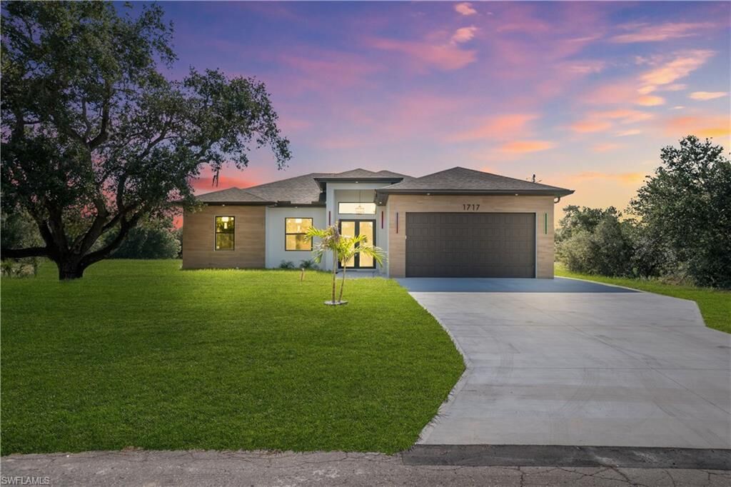 Property Photo:  1717 Roosevelt Ave  FL 33972 