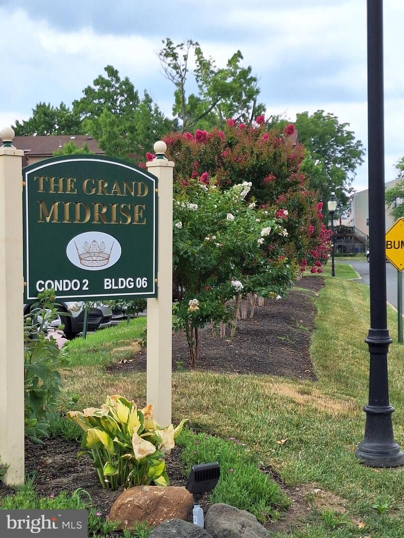 Property Photo:  6403 Delaire Landing Road 00 403  PA 19114 