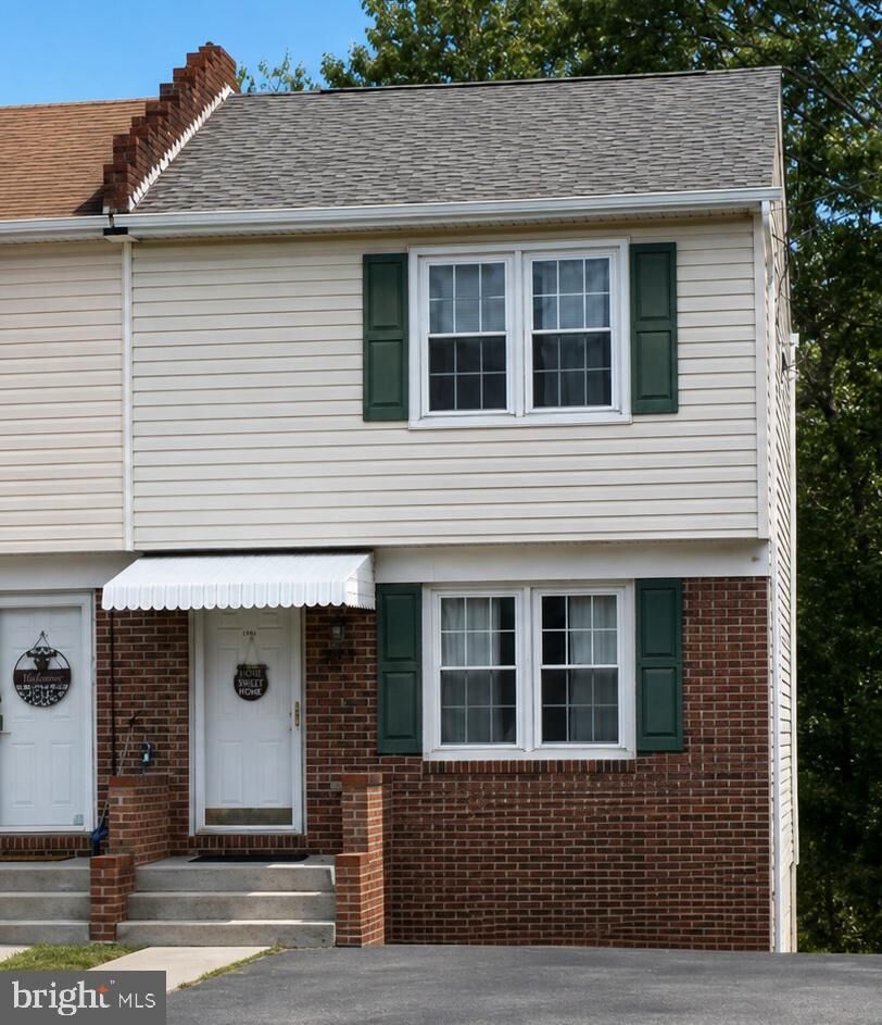 Property Photo: 823 N Shenandoah Avenue VA 22630