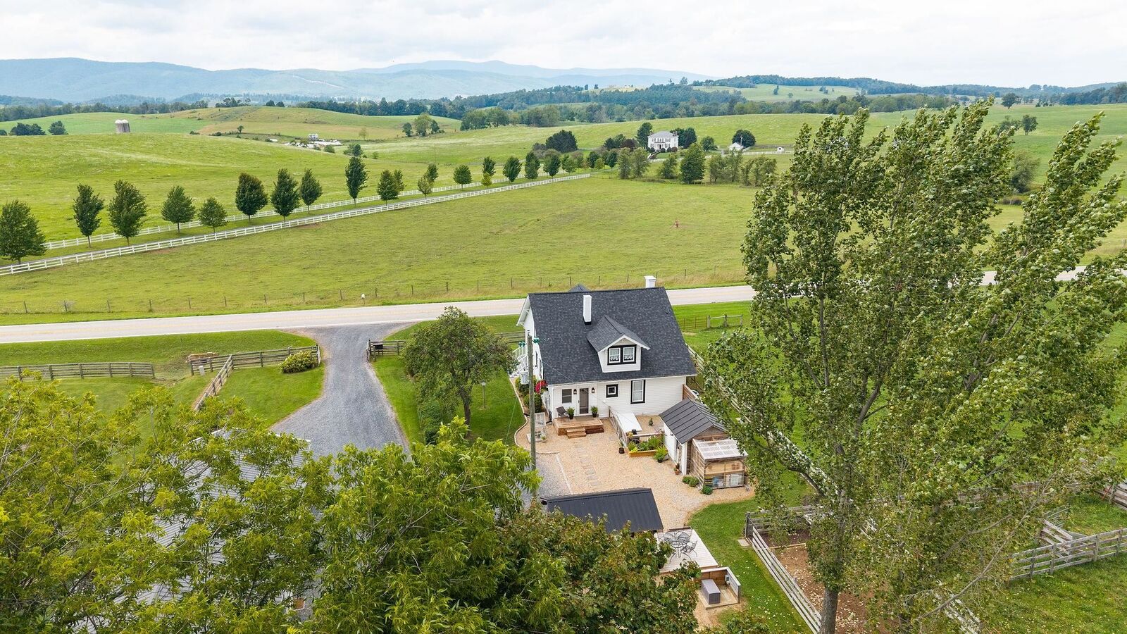 Property Photo:  3392 Middlebrook Rd  VA 24401 