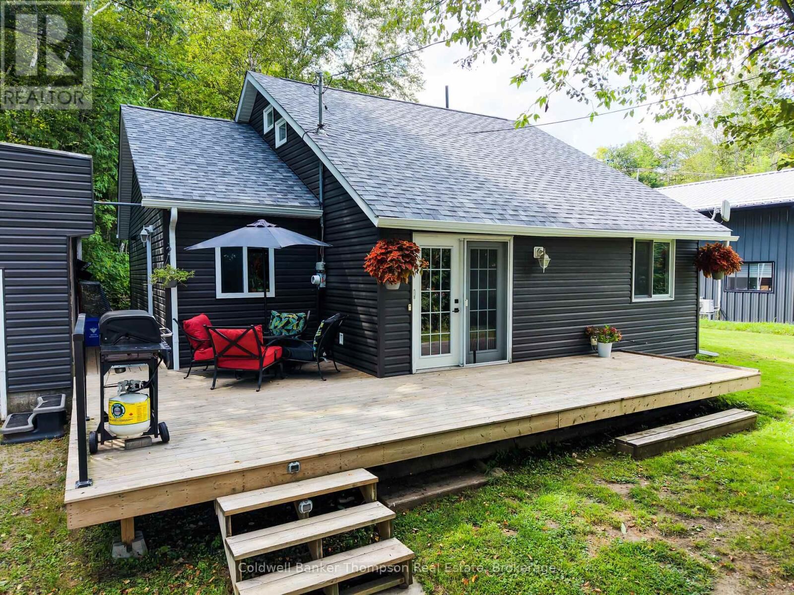 Property Photo:  103 Lindgren Road West  ON P1H 1Y2 