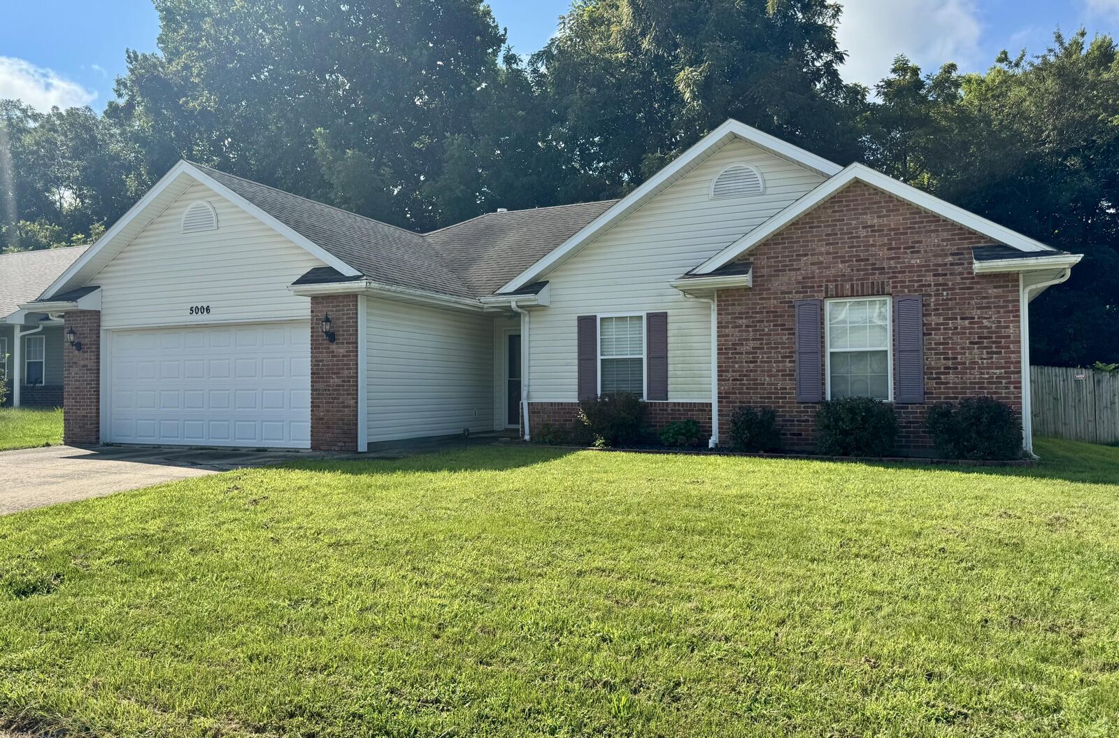Property Photo: 5006 Sandstone Dr MO 65202