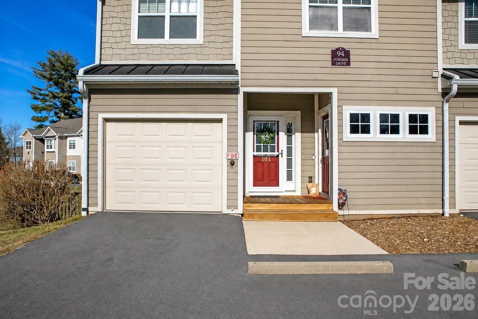 Property Photo: 94 Foxden Drive 101 NC 28732