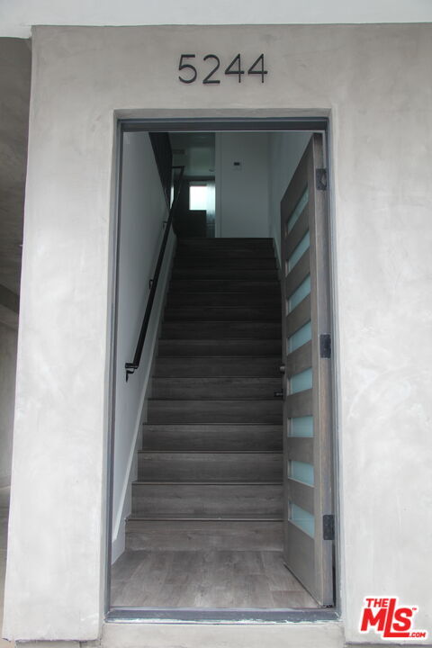 Property Photo:  5242 Tilden Ave, Unit 5244  CA 91401 