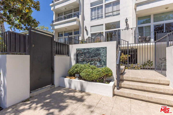 Property Photo: 511 San Vicente Blvd, Unit 107 CA 90402