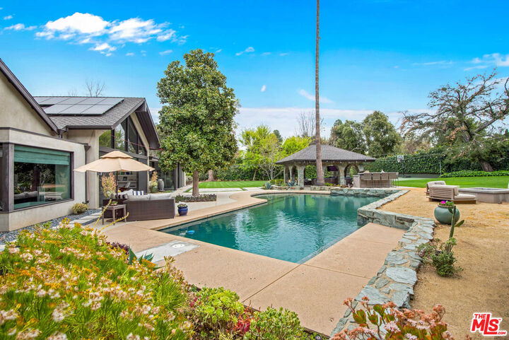 Property Photo:  17352 Magnolia Blvd  CA 91316 