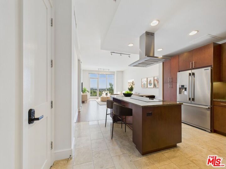 Property Photo:  10700 Wilshire Blvd, Unit 706  CA 90024 
